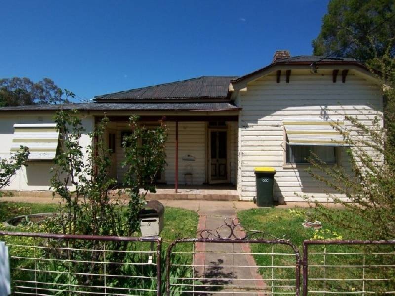 60 Crown Street, Cootamundra NSW 2590