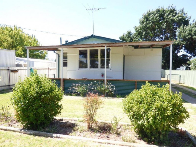 140 Thompson Street, Cootamundra NSW 2590