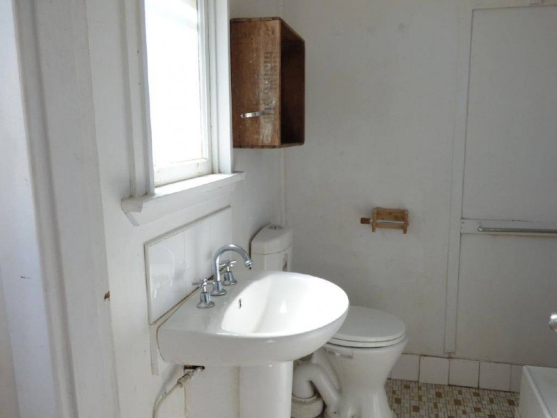 140 Thompson Street, Cootamundra NSW 2590