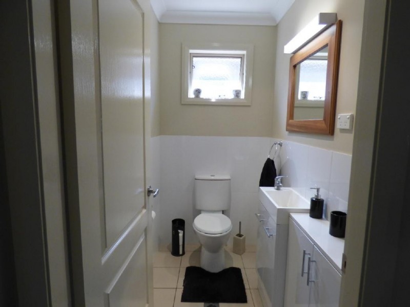 28 Short Street, Cootamundra NSW 2590