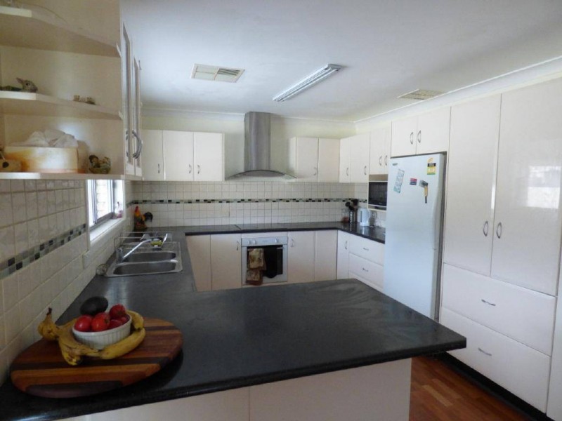 2 Albert Street, Cootamundra NSW 2590