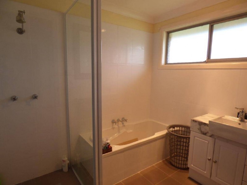 2 Albert Street, Cootamundra NSW 2590