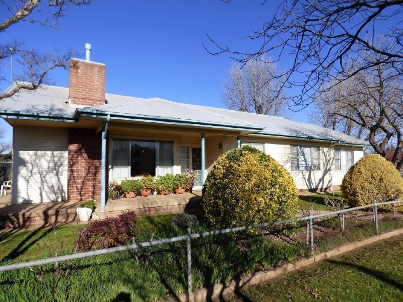 47 Bapaume Street, Cootamundra NSW 2590
