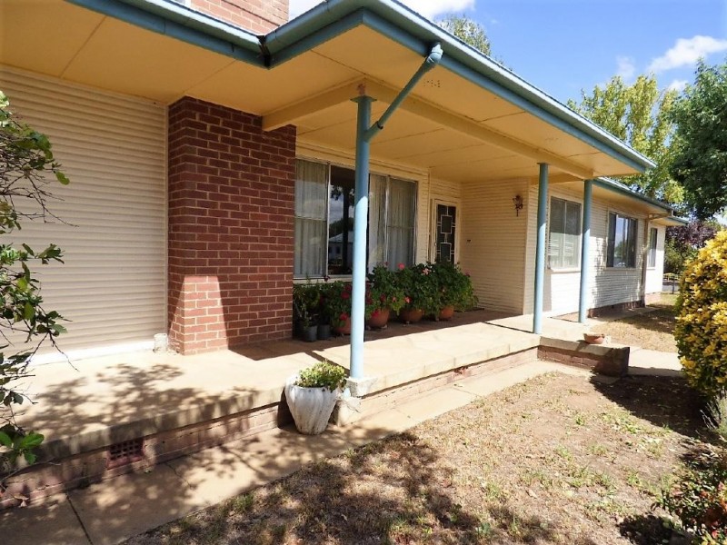 47 Bapaume Street, Cootamundra NSW 2590