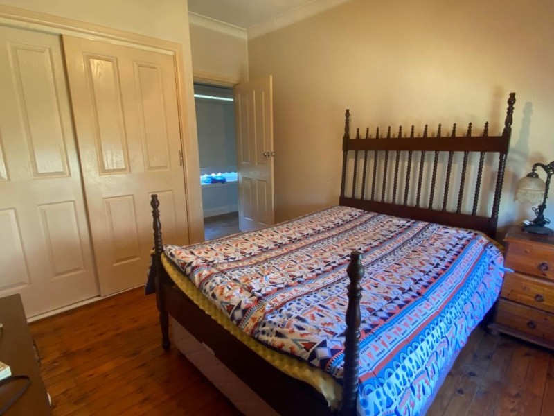 77 Crown Street, Cootamundra NSW 2590