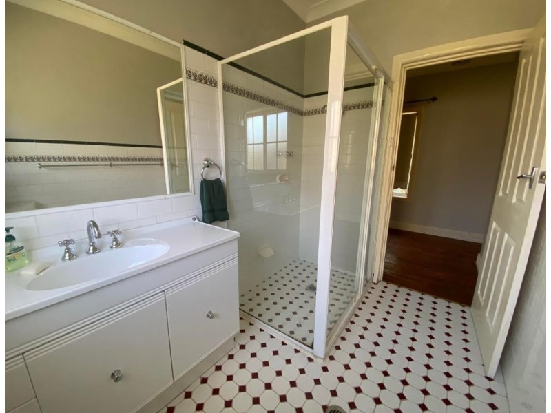 77 Crown Street, Cootamundra NSW 2590