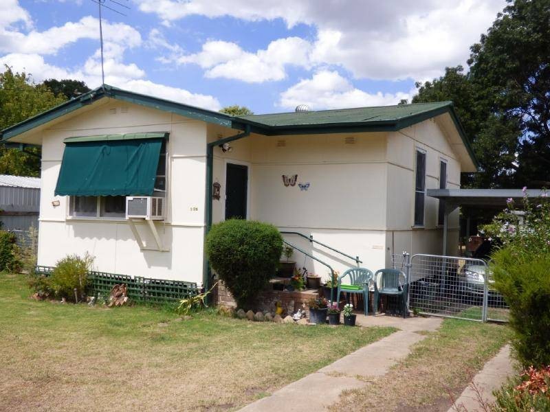 140 Thompson Street, Cootamundra NSW 2590