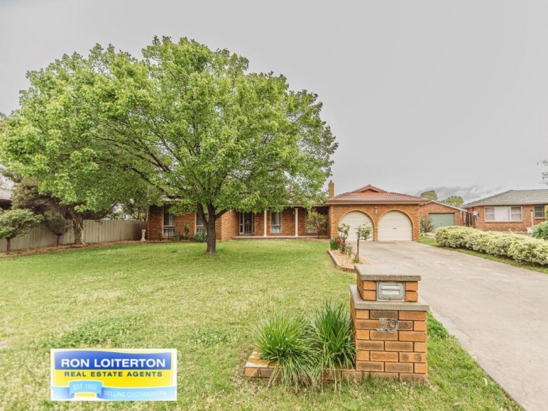 39 Cutler Avenue, Cootamundra NSW 2590