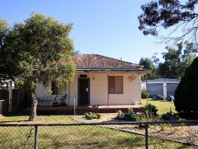 31 Warren Street, Cootamundra NSW 2590