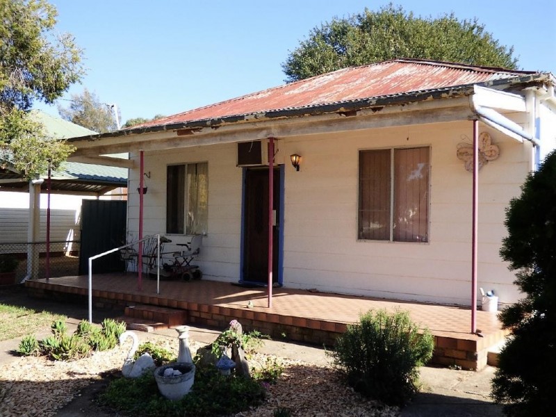 31 Warren Street, Cootamundra NSW 2590
