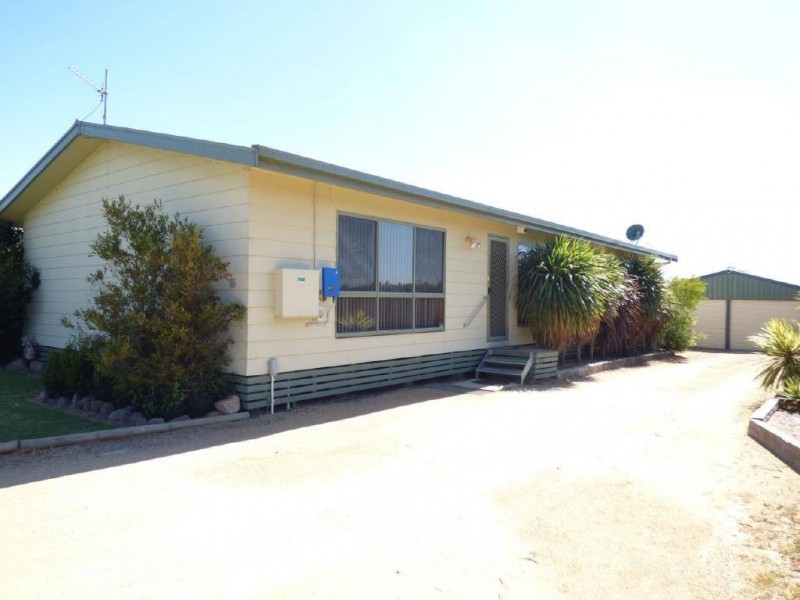 16 Pinkstone Avenue, Cootamundra NSW 2590