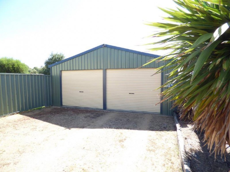 16 Pinkstone Avenue, Cootamundra NSW 2590