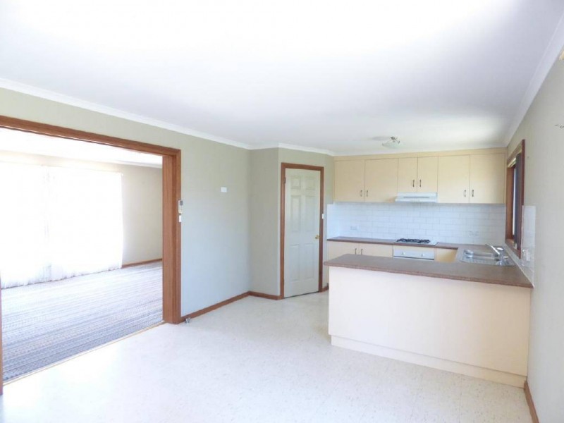 16 Pinkstone Avenue, Cootamundra NSW 2590