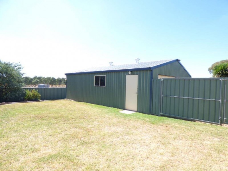 16 Pinkstone Avenue, Cootamundra NSW 2590