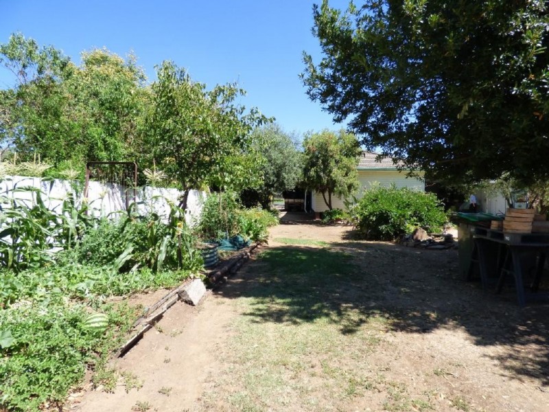 10 Victoria Parade, Cootamundra NSW 2590