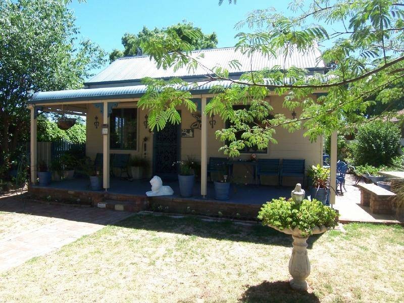 22 Gundagai Road, Cootamundra NSW 2590