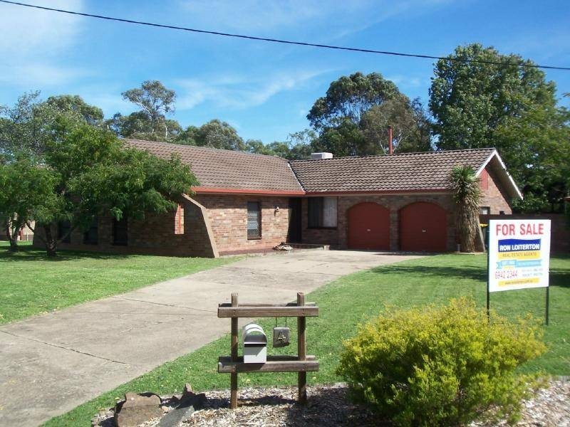 4 Cutler Avenue, Cootamundra NSW 2590