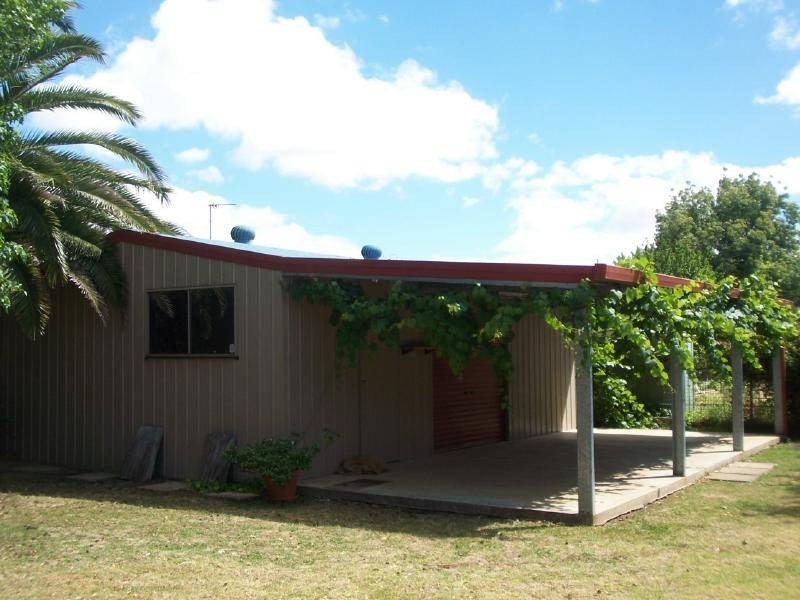 4 Cutler Avenue, Cootamundra NSW 2590