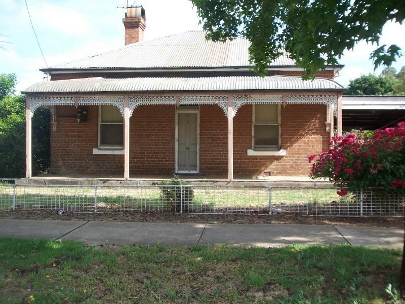 9 Parker Street, Cootamundra NSW 2590