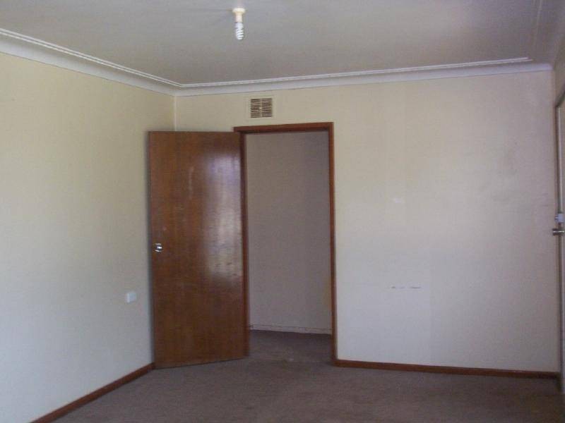 13 John Street, Cootamundra NSW 2590