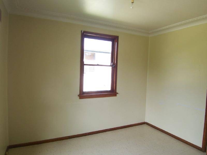 13 John Street, Cootamundra NSW 2590