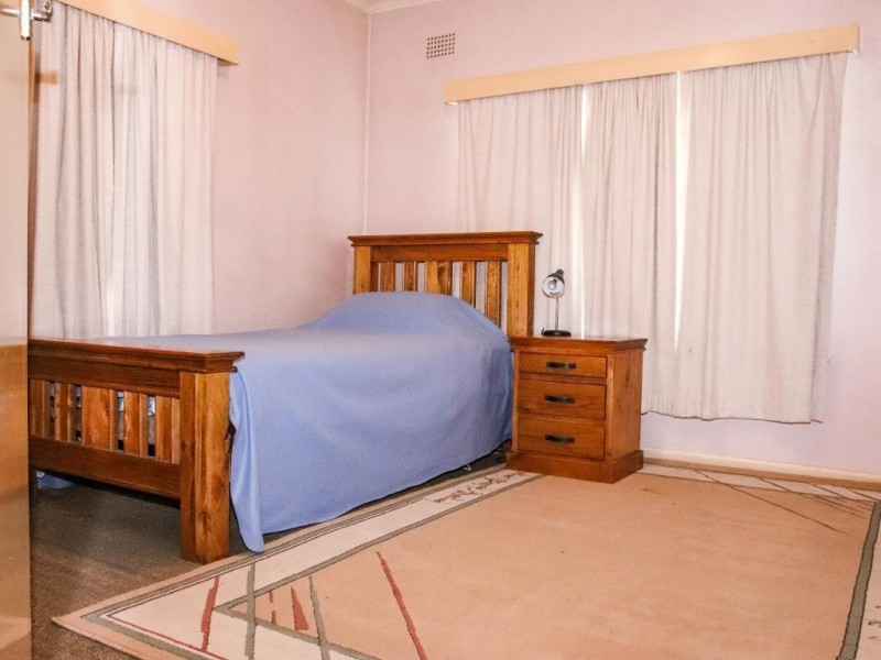 31 Centenary Avenue, Cootamundra NSW 2590