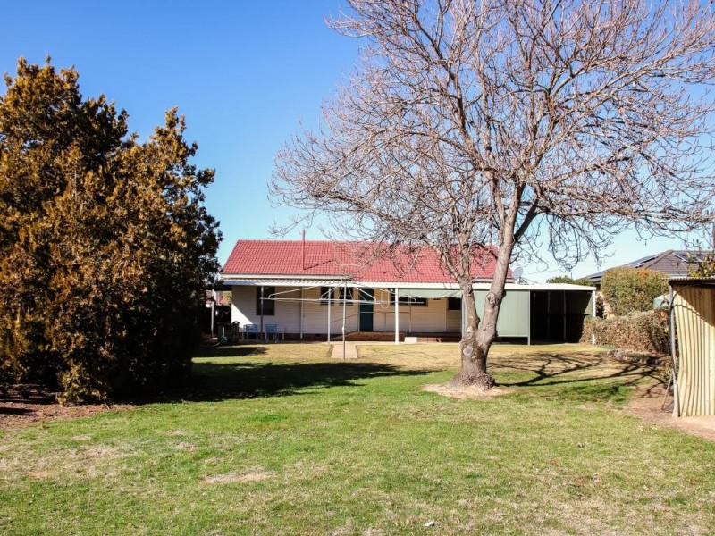 31 Centenary Avenue, Cootamundra NSW 2590