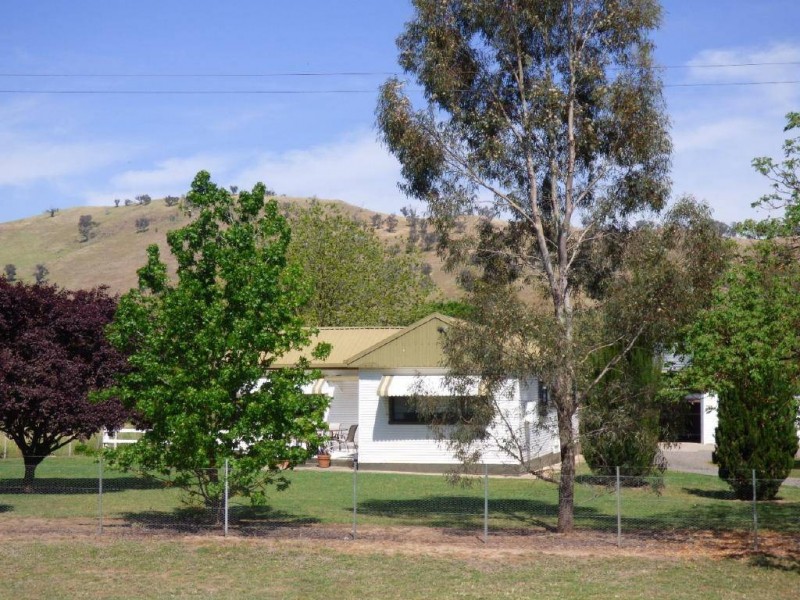 33 Muttama Road, Coolac NSW 2727