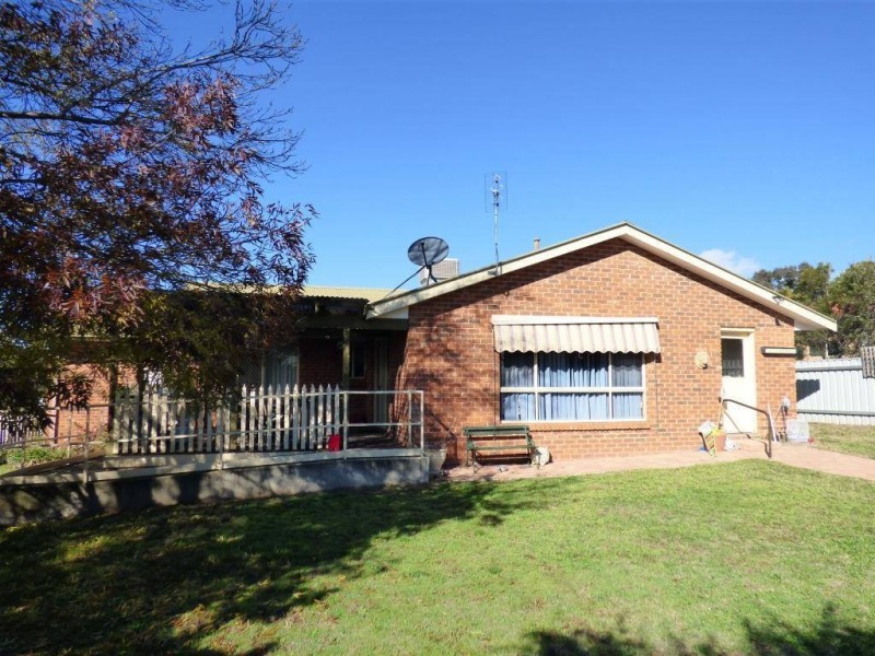 50 Pinkstone Avenue, Cootamundra NSW 2590