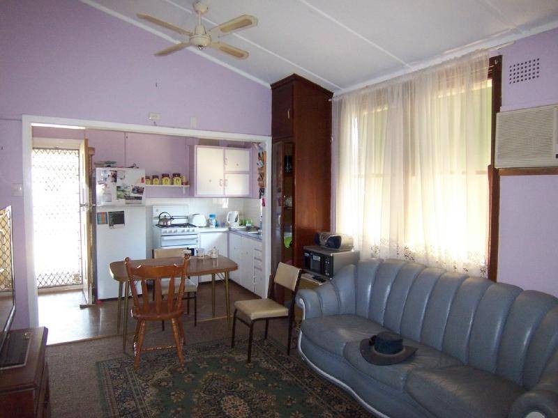 25 Hay Street, Cootamundra NSW 2590