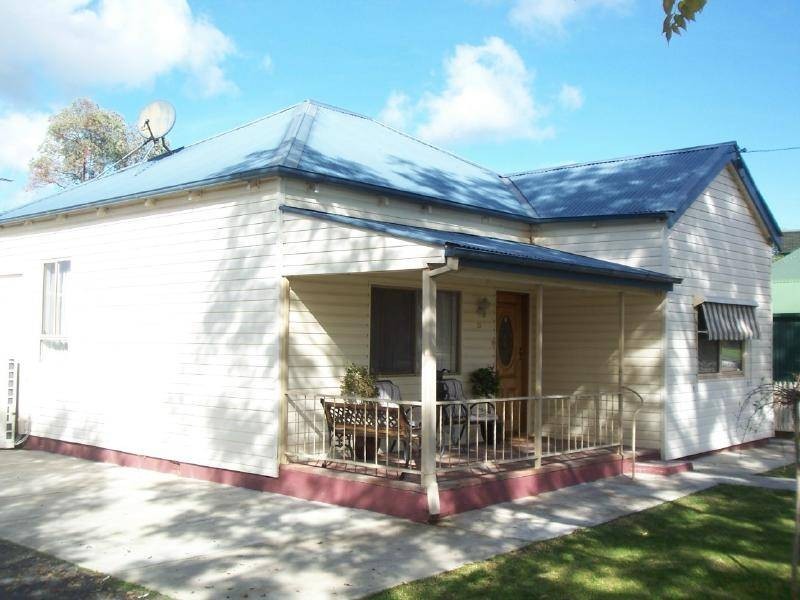28 Warren Street, Cootamundra NSW 2590