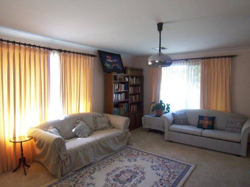 76 Centenary Avenue, Cootamundra NSW 2590
