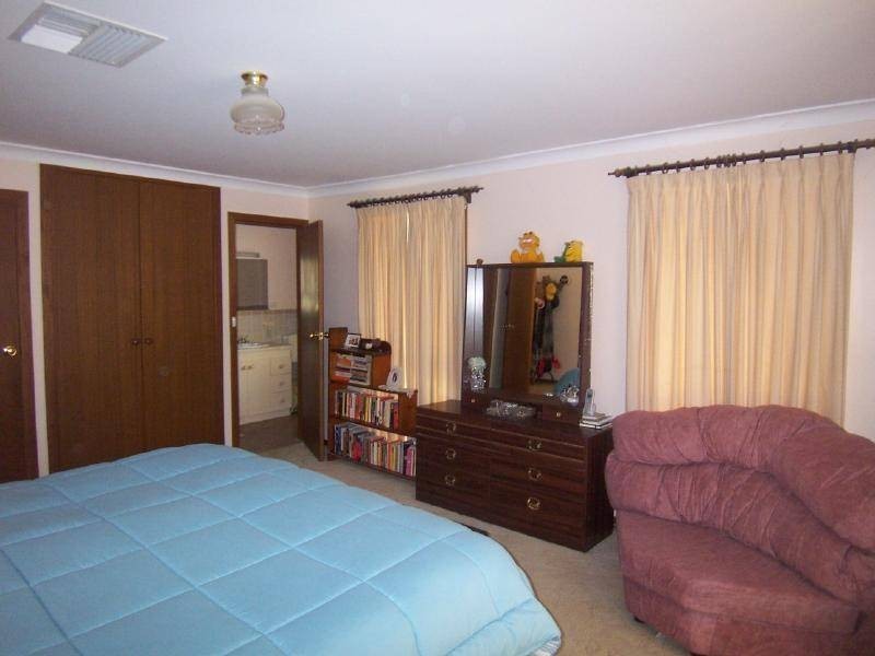 76 Centenary Avenue, Cootamundra NSW 2590