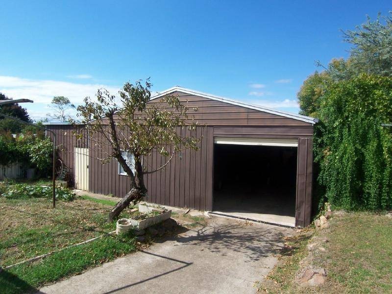 76 Centenary Avenue, Cootamundra NSW 2590