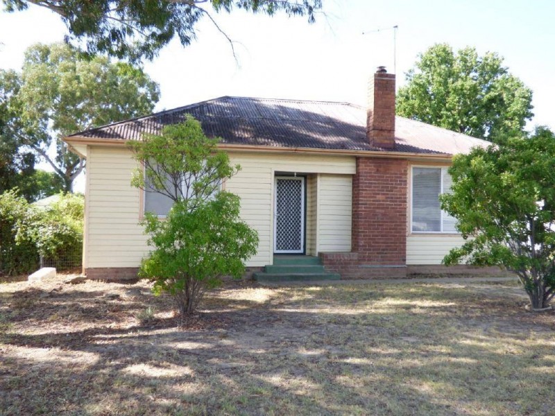 190 Thompson, Cootamundra NSW 2590