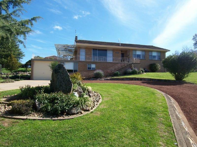 24 Richards Street, Cootamundra NSW 2590
