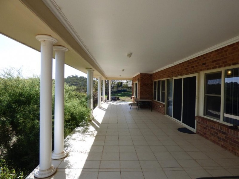 8-10 Ward Street, Cootamundra NSW 2590