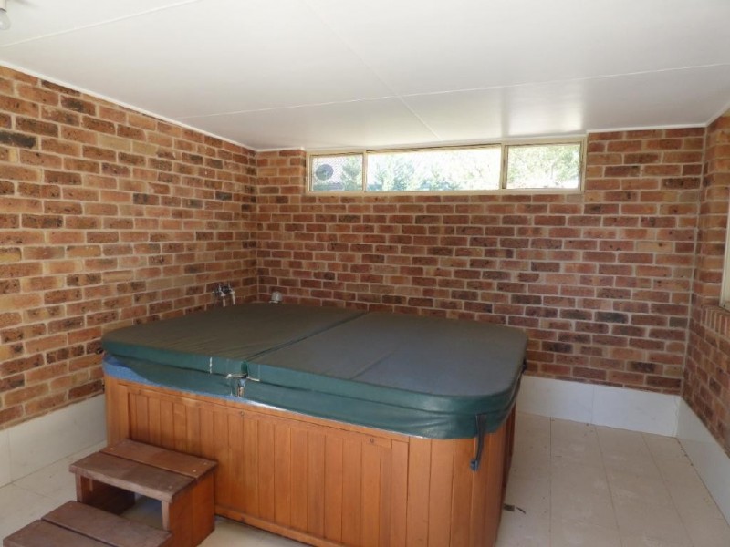 8-10 Ward Street, Cootamundra NSW 2590