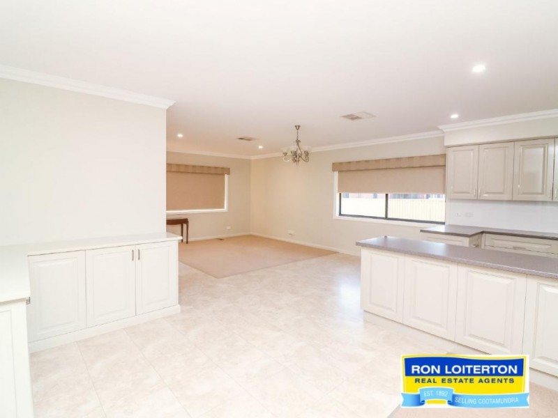 21 Cooper Street, Cootamundra NSW 2590
