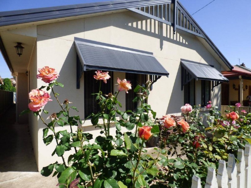 2/27 Cooper Street, Cootamundra NSW 2590