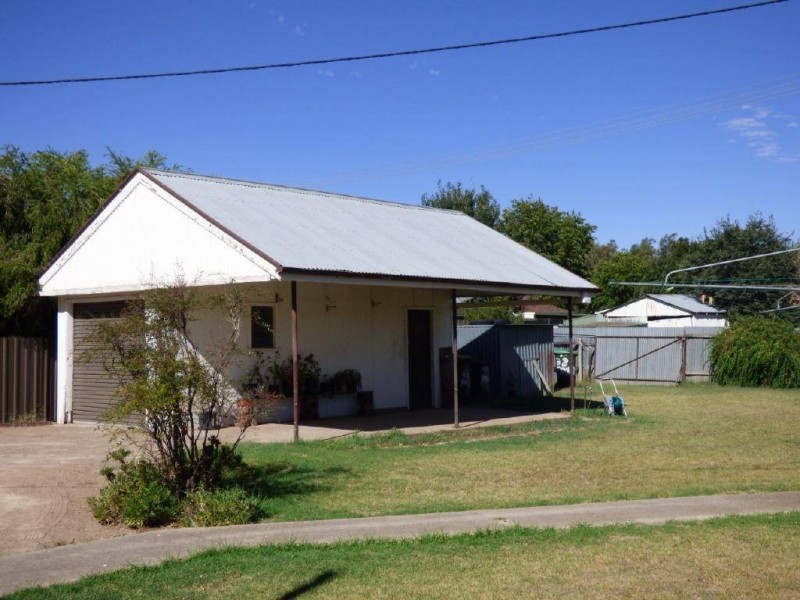 38 Poole Street, Cootamundra NSW 2590