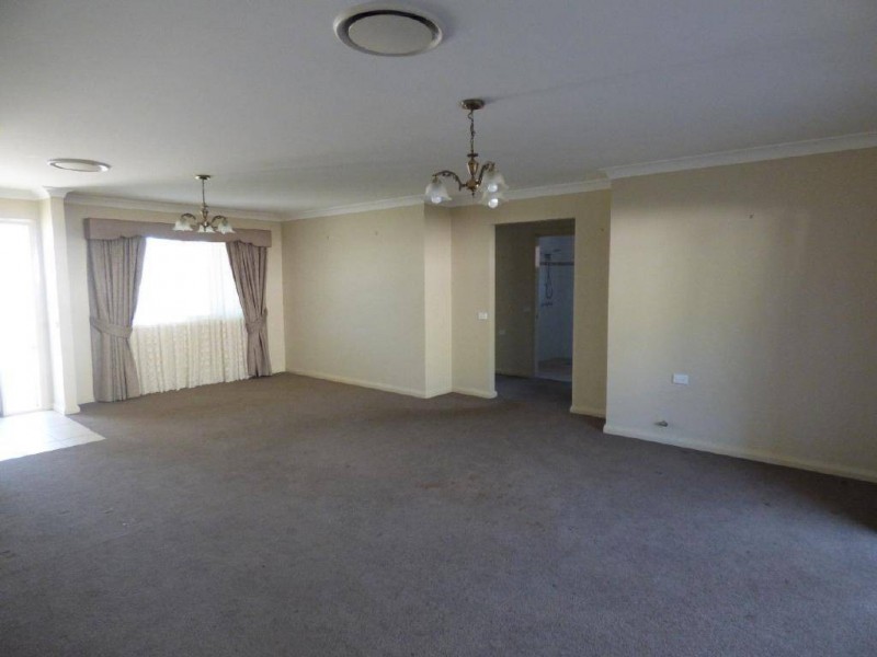 28/8 Short Street, Cootamundra NSW 2590