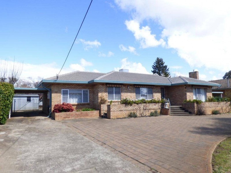 6 Northcott Avenue, Cootamundra NSW 2590