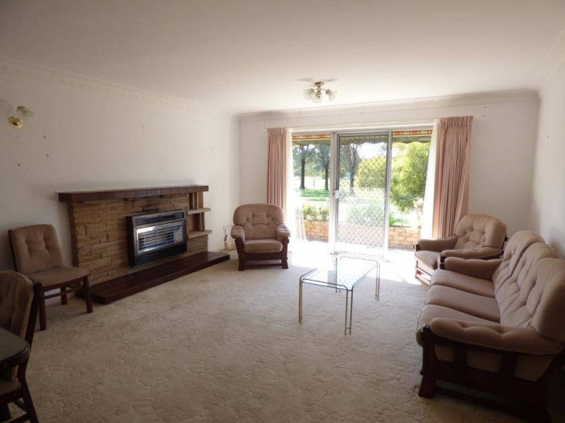 6 Northcott Avenue, Cootamundra NSW 2590
