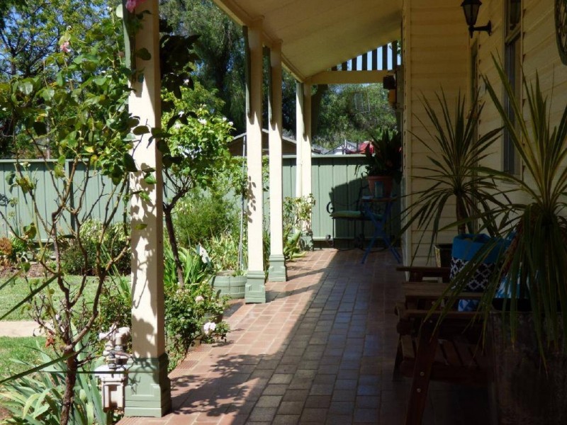 33 Warren Street, Cootamundra NSW 2590