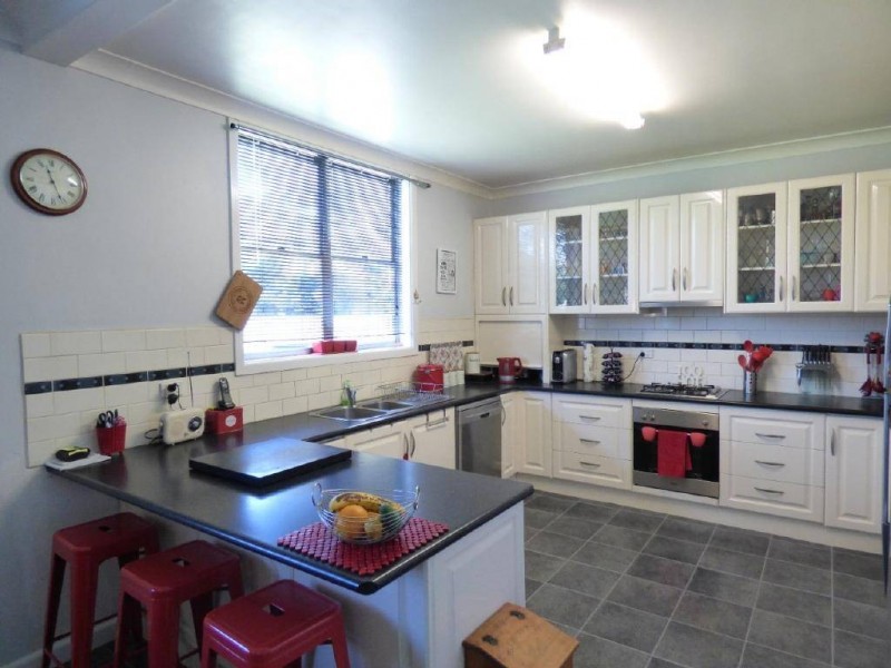 33 Warren Street, Cootamundra NSW 2590