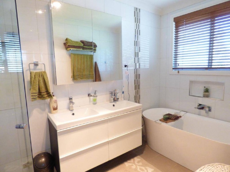 33 Warren Street, Cootamundra NSW 2590