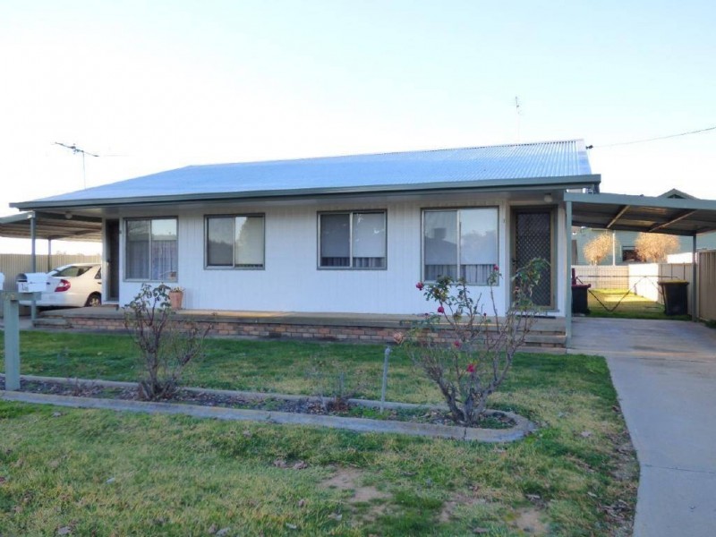 135 Temora Street, Cootamundra NSW 2590