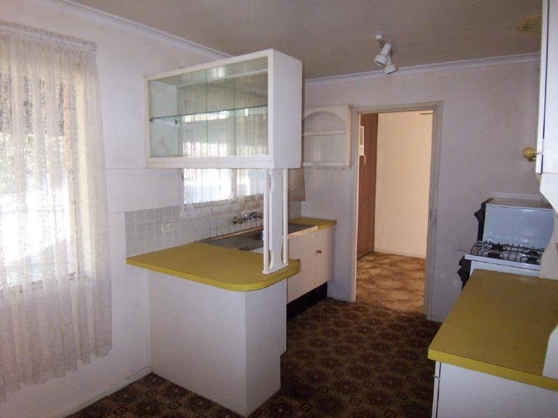 37 Cutler Avenue, Cootamundra NSW 2590