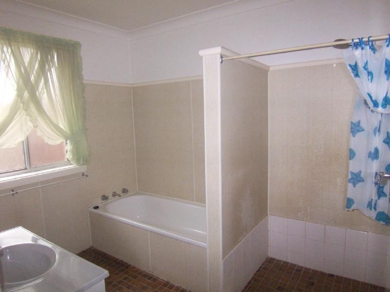 4 McGowan Street, Cootamundra NSW 2590